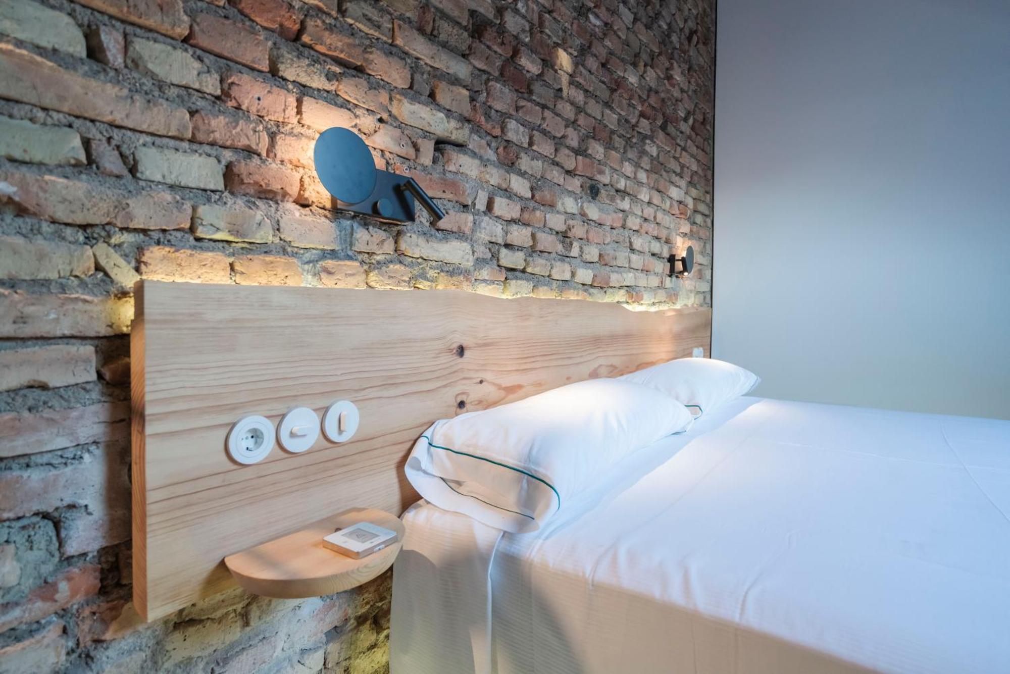 La Moderna Hotel