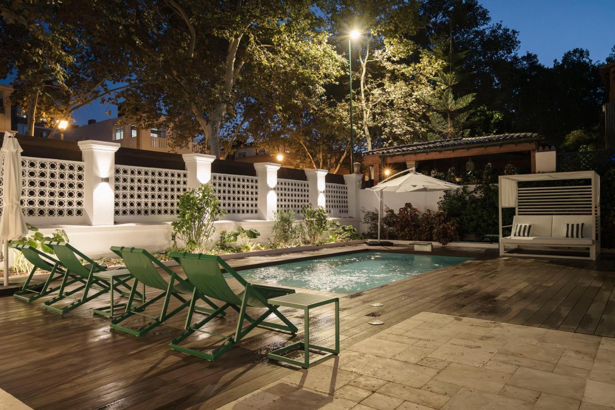 La Moderna Hotel