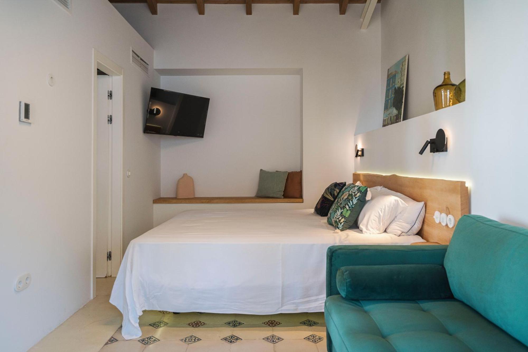 La Moderna Hotel