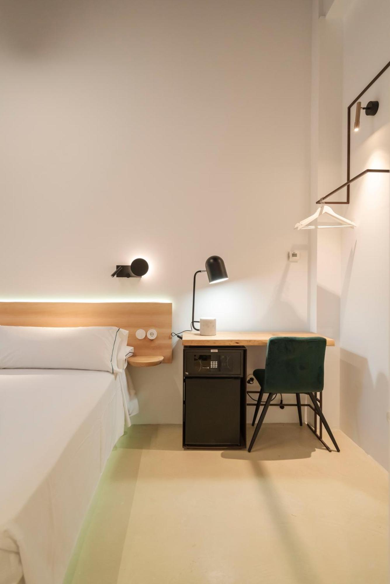 La Moderna Hotel